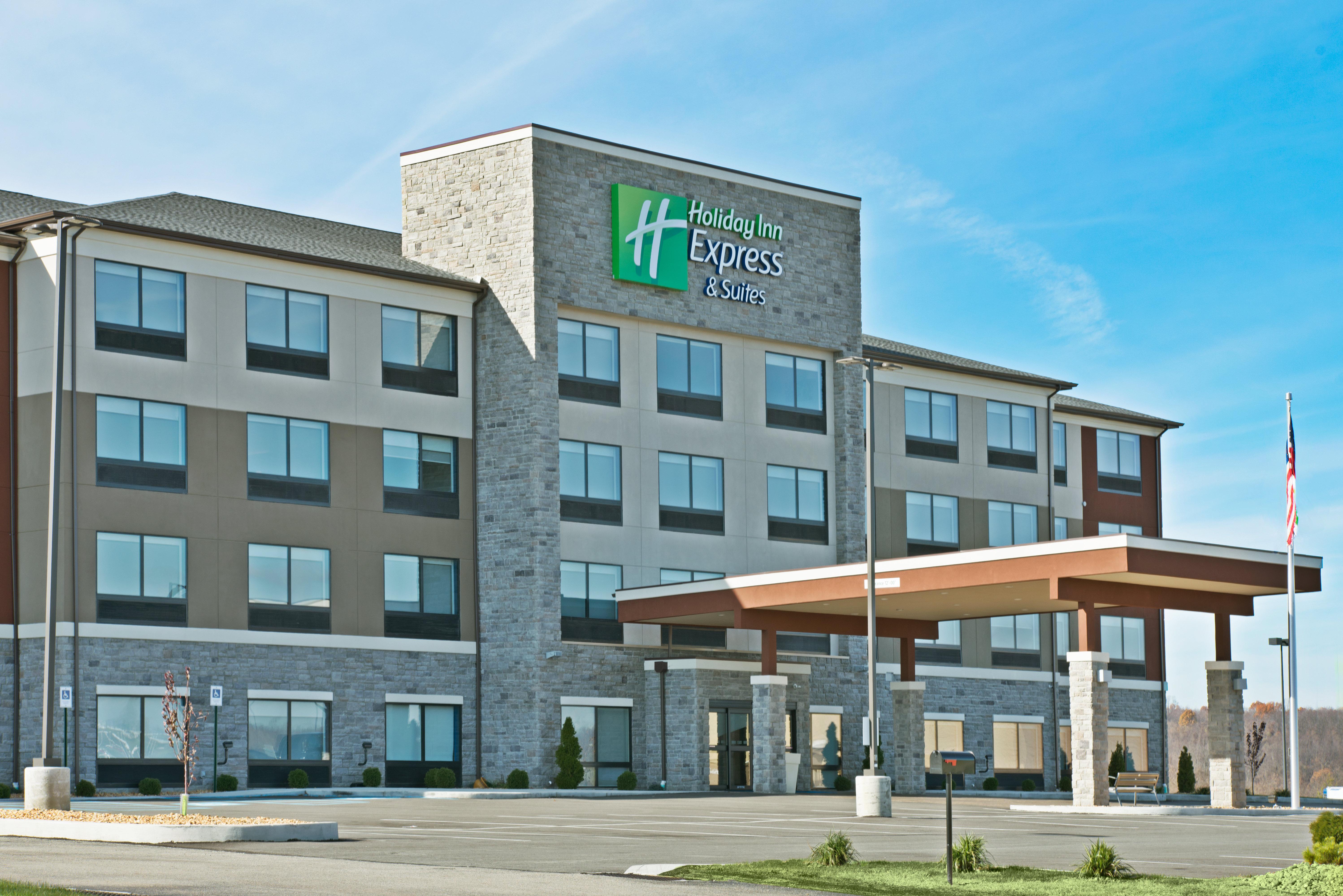 Holiday Inn Express & Suites Uniontown, An Ihg Hotel Exterior photo