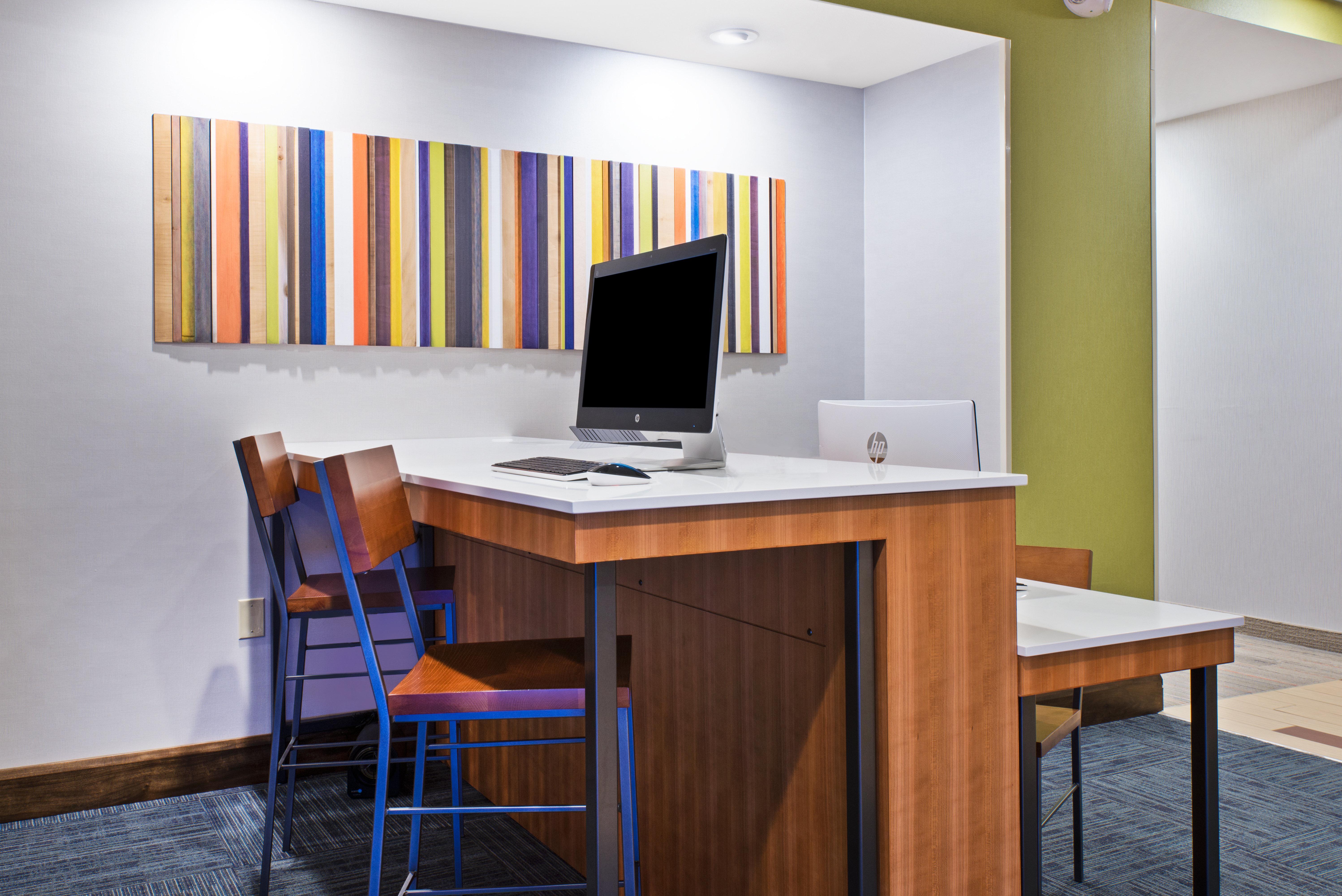 Holiday Inn Express & Suites Uniontown By Ihg Exterior photo